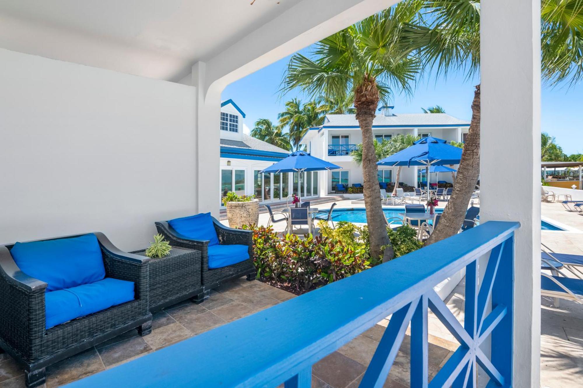 Augusta Bay Hotel George Town Luaran gambar