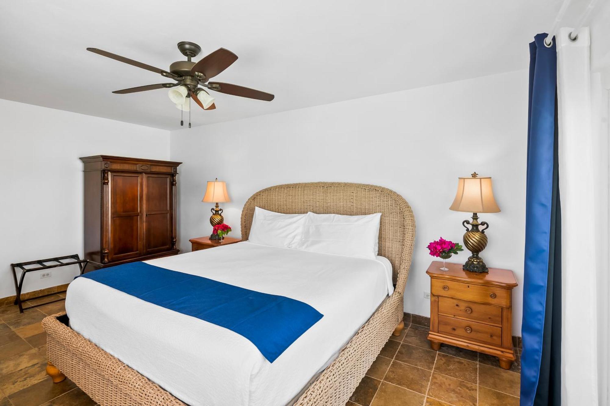 Augusta Bay Hotel George Town Luaran gambar